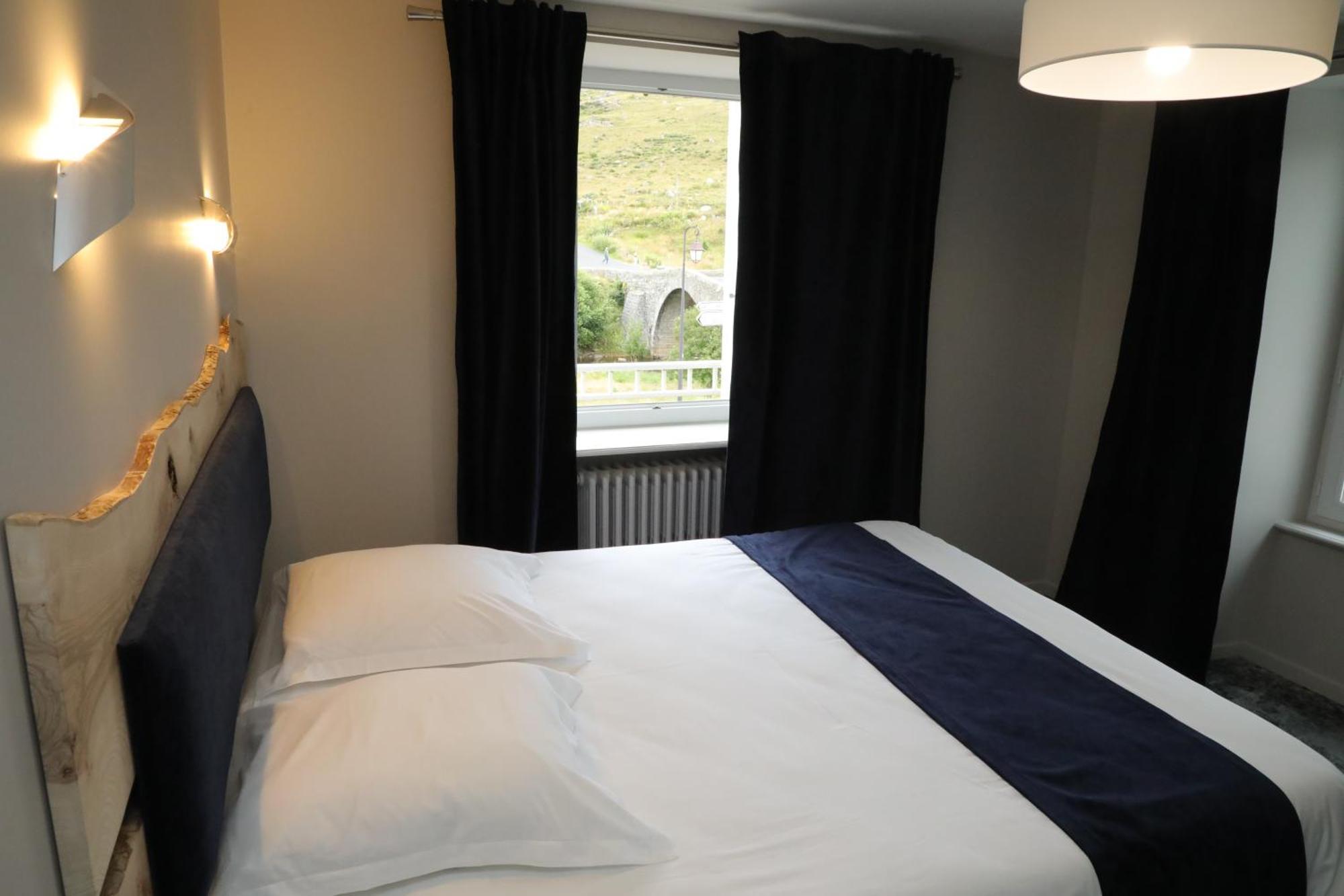 Le Relais De L'Aubrac Hotel Насбиналс Екстериор снимка