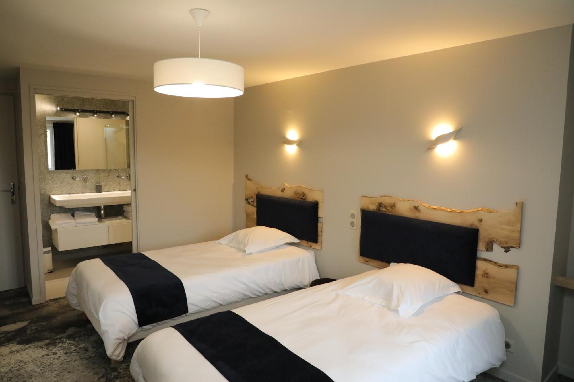Le Relais De L'Aubrac Hotel Насбиналс Екстериор снимка