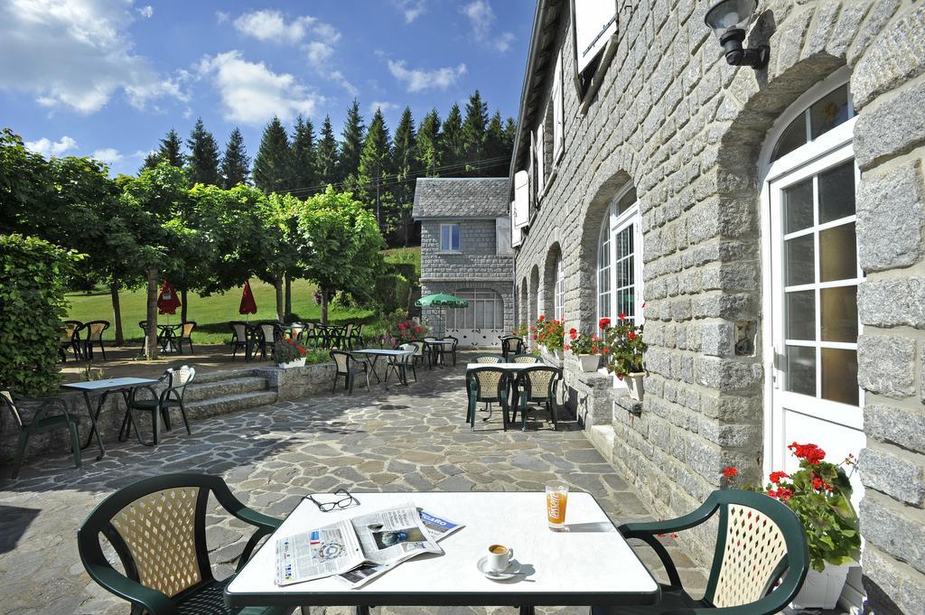 Le Relais De L'Aubrac Hotel Насбиналс Екстериор снимка