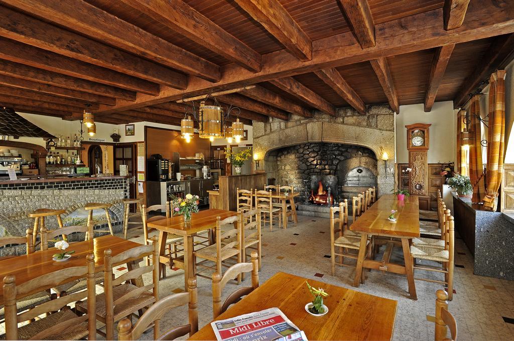 Le Relais De L'Aubrac Hotel Насбиналс Екстериор снимка