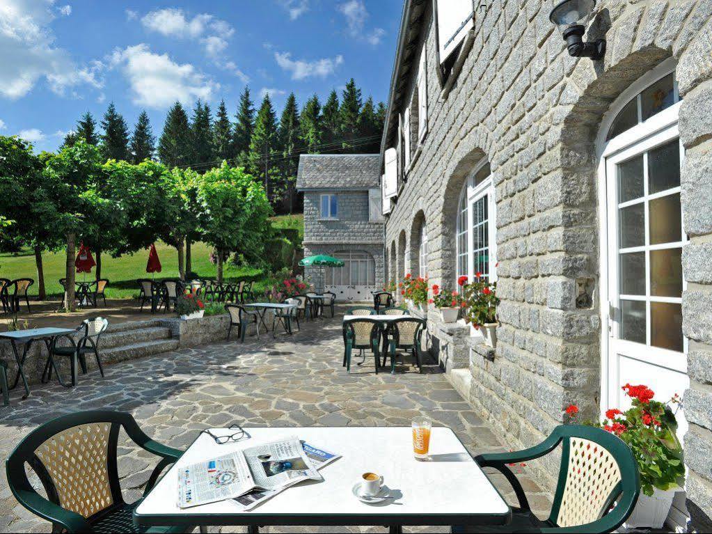 Le Relais De L'Aubrac Hotel Насбиналс Екстериор снимка